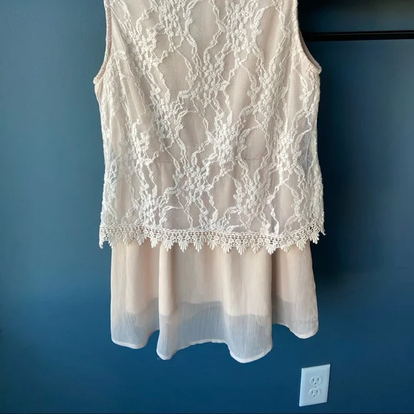 Studio Y Blush Lace Sleeveless Top- Size M in Good Condition - Picture 6 of 8